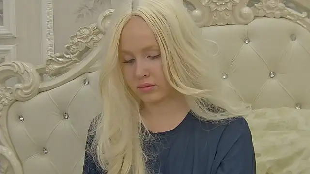 Snapshot of EllieFrosty_ chatting on October 6, 2025, 7:00 pm EllieFrosty online show from October 6, 2025, 7:00 pm