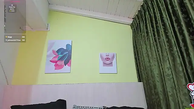 Snapshot of AtheneaArbelaez_ chatting on October 25, 2025, 12:51 am AtheneaArbelaez online show from October 25, 2025, 12:51 am