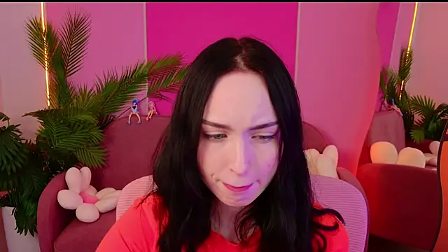 Snapshot of MonikaCarter chatting on October 20, 2025, 12:05 pm MonikaCarter online show from October 20, 2025, 12:05 pm