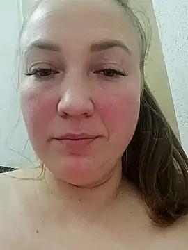 Snapshot of Kiss_Eva chatting on October 24, 2025, 8:16 pm Kiss Eva online show from October 24, 2025, 8:16 pm