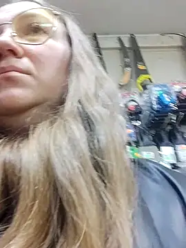 Snapshot of Kiss_Eva chatting on February 5, 2026, 7:24 am Kiss Eva online show from February 5, 2026, 7:24 am