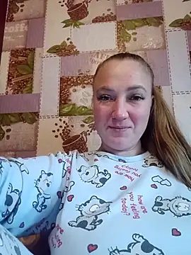 Kiss Eva online show from April 10, 2026, 3:39 pm