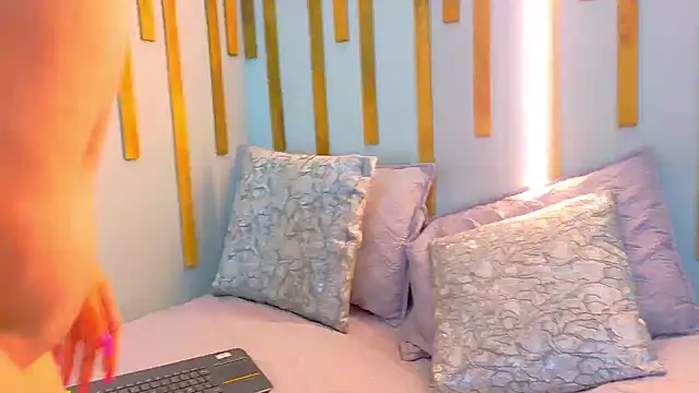 Angel saez online show from October 5, 2025, 11:08 am