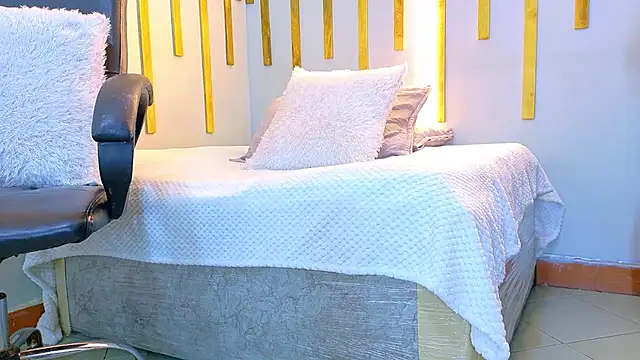 Angel saez online show from November 26, 2025, 10:49 am