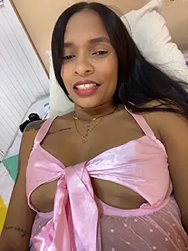 Snapshot of Luna025 chatting on October 16, 2025, 5:52 am Luna025 online show from October 16, 2025, 5:52 am