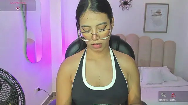 Snapshot of raven_stonee chatting on March 7, 2026, 12:40 am raven stonee online show from March 7, 2026, 12:40 am