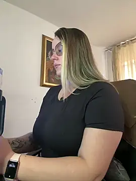 CurvyLust x online show from May 28, 2026, 3:31 pm
