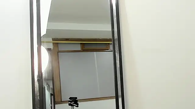 Marianee Rousse online show from November 3, 2025, 10:21 pm