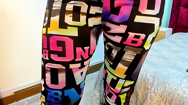 Marianee Rousse online show from December 18, 2025, 11:38 am