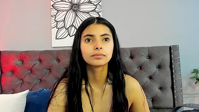 sophiielust online show from September 12, 2025, 2:17 pm