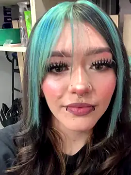  sakura sweet online show from October 23, 2025, 4:28 pm