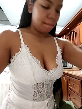 CloeeHills  online show from September 14, 2025, 8:57 am
