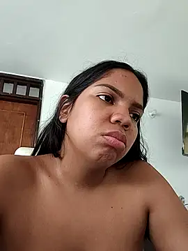 CloeeHills  online show from October 7, 2025, 12:57 pm