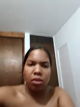 CloeeHills  online show from October 18, 2025, 6:52 pm