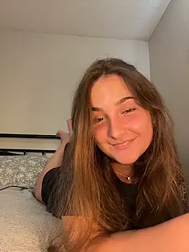 MadilynX777 online show from October 13, 2025, 10:43 pm