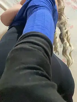 Cuckold-masters-dog online show from November 13, 2025, 9:25 pm