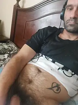 Snapshot of Jose1985oliveira chatting on May 20, 2026, 12:44 pm Jose1985oliveira online show from May 20, 2026, 12:44 pm