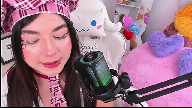 dolce antonellaa online show from February 21, 2026, 4:35 am