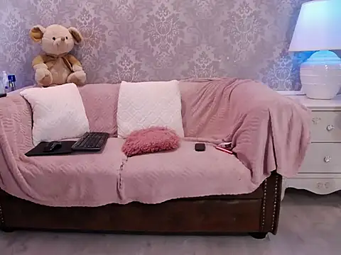 Snapshot of Ella_Raven chatting on April 10, 2026, 5:12 am Ella Raven online show from April 10, 2026, 5:12 am