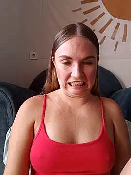 Snapshot of KisaVixen chatting on September 18, 2025, 10:39 am KisaVixen online show from September 18, 2025, 10:39 am