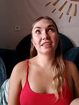 Snapshot of KisaVixen chatting on September 23, 2025, 10:07 am KisaVixen online show from September 23, 2025, 10:07 am