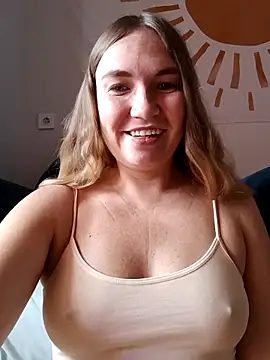 Snapshot of KisaVixen chatting on October 9, 2025, 8:34 am KisaVixen online show from October 9, 2025, 8:34 am