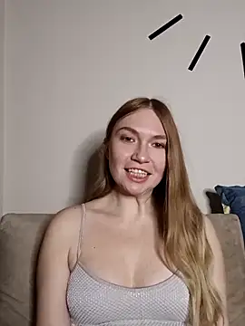KisaVixen online show from April 28, 2026, 8:14 pm