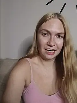 KisaVixen online show from July 31, 2026, 5:56 pm