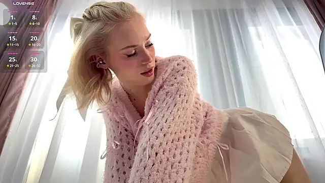 Snapshot of GlaydsLeveto chatting on March 9, 2026, 7:23 am GlaydsLeveto online show from March 9, 2026, 7:23 am