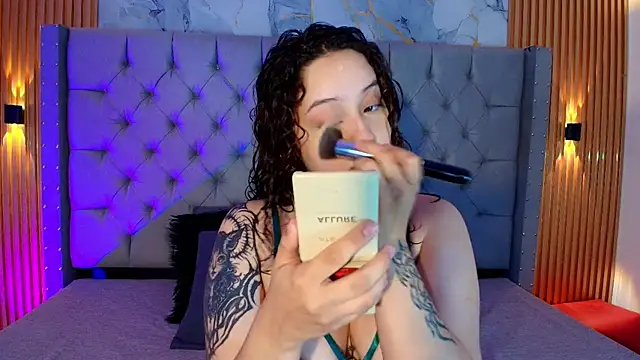 Snapshot of Suxan_White_ chatting on July 5, 2026, 12:23 pm Suxan White online show from July 5, 2026, 12:23 pm