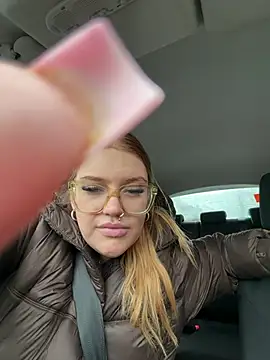 MysteriousMylaX online show from February 5, 2026, 2:33 pm