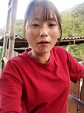 linda bae00 online show from October 8, 2025, 9:07 am