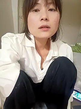 linda bae00 online show from May 3, 2026, 1:06 pm