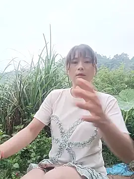 linda bae00 online show from August 3, 2026, 11:30 pm