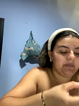 Snapshot of ValeriaS12 chatting on October 7, 2025, 5:04 am ValeriaS12 online show from October 7, 2025, 5:04 am