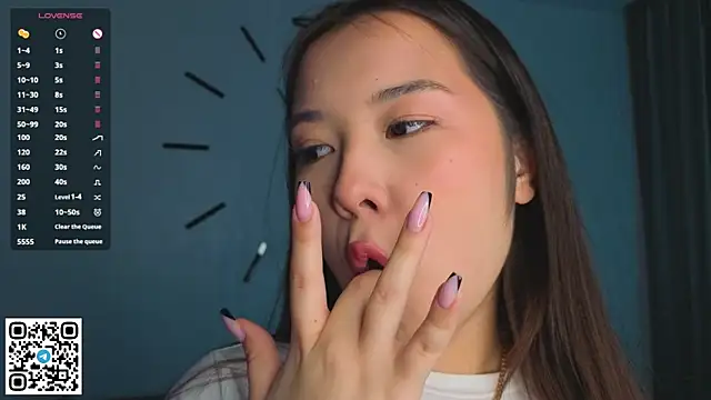 AlberthaEscue online show from October 26, 2025, 4:18 am