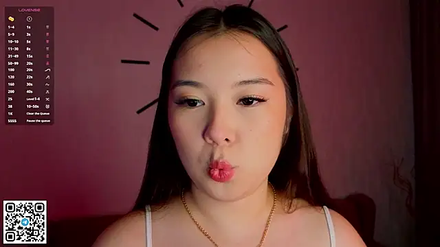 AlberthaEscue online show from November 1, 2025, 4:03 am