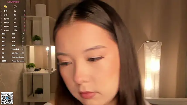 AlberthaEscue online show from November 16, 2025, 4:07 am