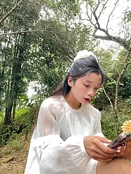 beobeo 2xx online show from October 18, 2025, 2:25 am