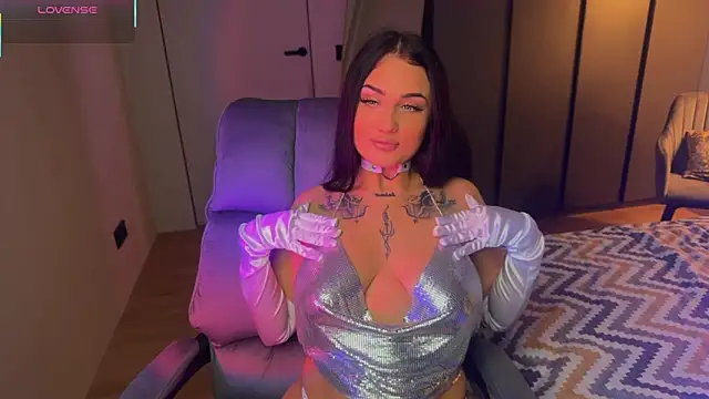 Snapshot of mygoddesshecate chatting on September 26, 2025, 2:43 pm mygoddesshecate online show from September 26, 2025, 2:43 pm