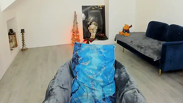 Ranya Evy online show from December 17, 2025, 4:35 pm