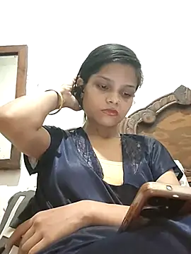 Komal0099 online show from September 11, 2025, 4:40 pm