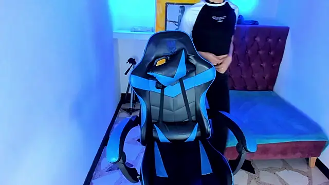 alison moon7 online show from November 18, 2025, 12:20 pm