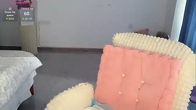 Xiali-166 online show from December 14, 2025, 3:12 am