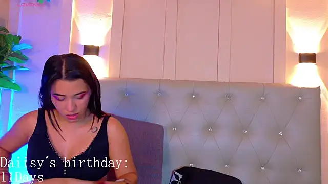 Daiisy kiss online show from May 4, 2026, 5:03 am