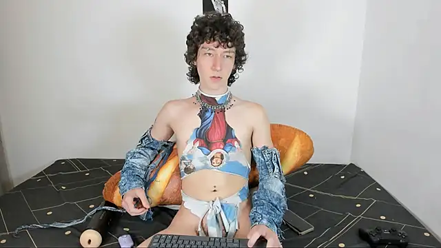 Snapshot of v3niceb1tch chatting on October 5, 2025, 2:54 am v3niceb1tch online show from October 5, 2025, 2:54 am