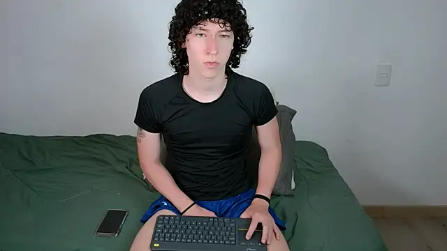 Snapshot of v3niceb1tch chatting on March 16, 2026, 2:28 am v3niceb1tch online show from March 16, 2026, 2:28 am