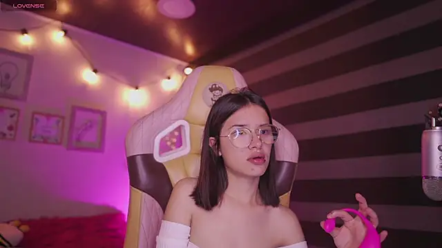 Lana Dreams  online show from November 5, 2025, 12:43 am