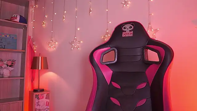 Lana Dreams  online show from March 3, 2026, 11:32 pm