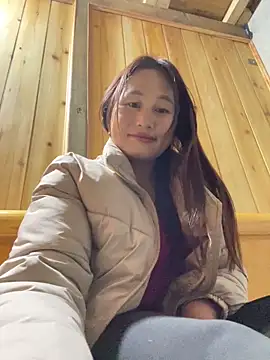 Snapshot of phungtiti chatting on March 8, 2026, 2:10 pm phungtiti online show from March 8, 2026, 2:10 pm